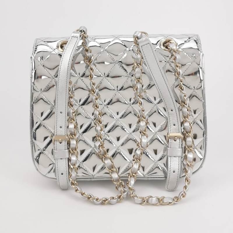 Chanel 羊皮純色菱格絎縫雙C釦子母包雙肩包-4