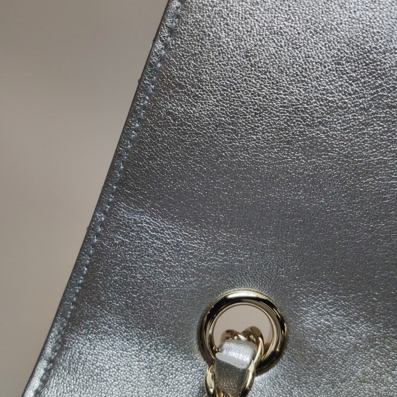 Chanel 羊皮純色菱格絎縫雙C釦子母包雙肩包-16