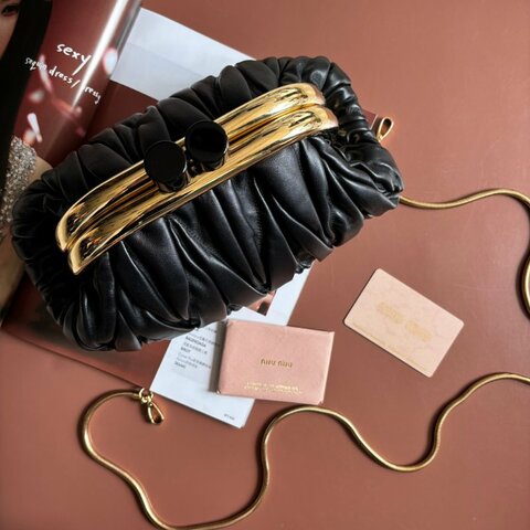 收藏割愛 ::Miu Miu:: Miu Belle Matelassé 黑色納帕軟皮手袋 復古口金包 蛇鏈包 手拿包 晚宴包