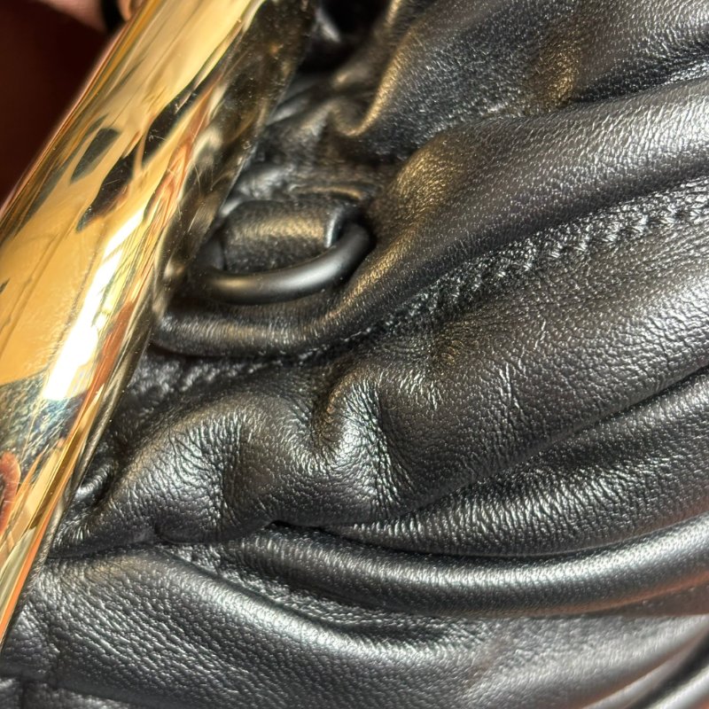 收藏割愛 ::Miu Miu:: Miu Belle Matelassé 黑色納帕軟皮手袋 復古口金包 蛇鏈包 手拿包 晚宴包-7