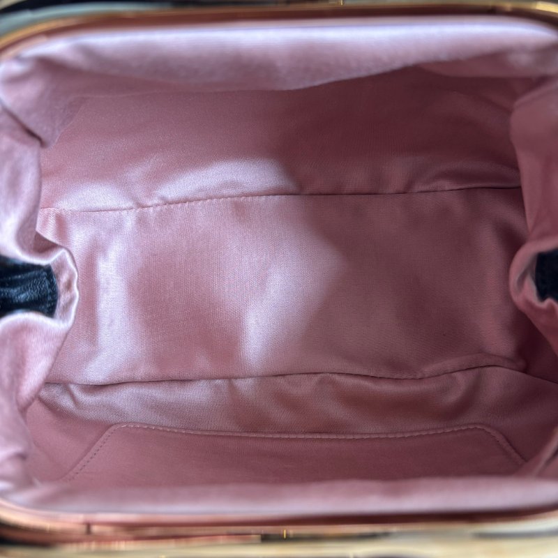 收藏割愛 ::Miu Miu:: Miu Belle Matelassé 黑色納帕軟皮手袋 復古口金包 蛇鏈包 手拿包 晚宴包-8