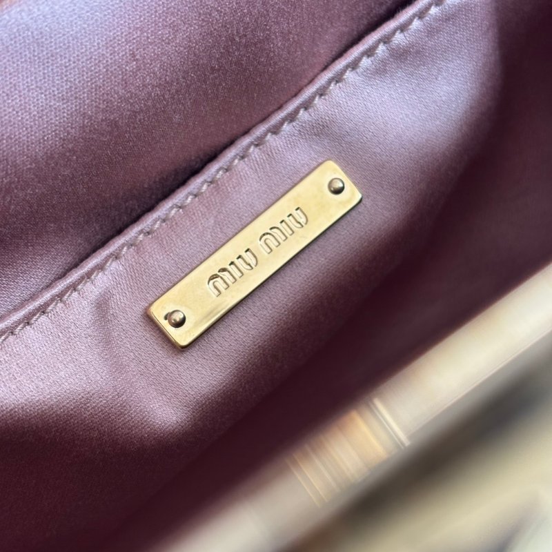 收藏割愛 ::Miu Miu:: Miu Belle Matelassé 黑色納帕軟皮手袋 復古口金包 蛇鏈包 手拿包 晚宴包-12