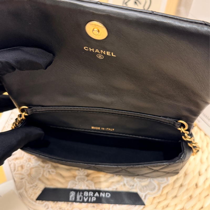 Chanel Mini Flap Bag (小牛皮 芯片22年）-5