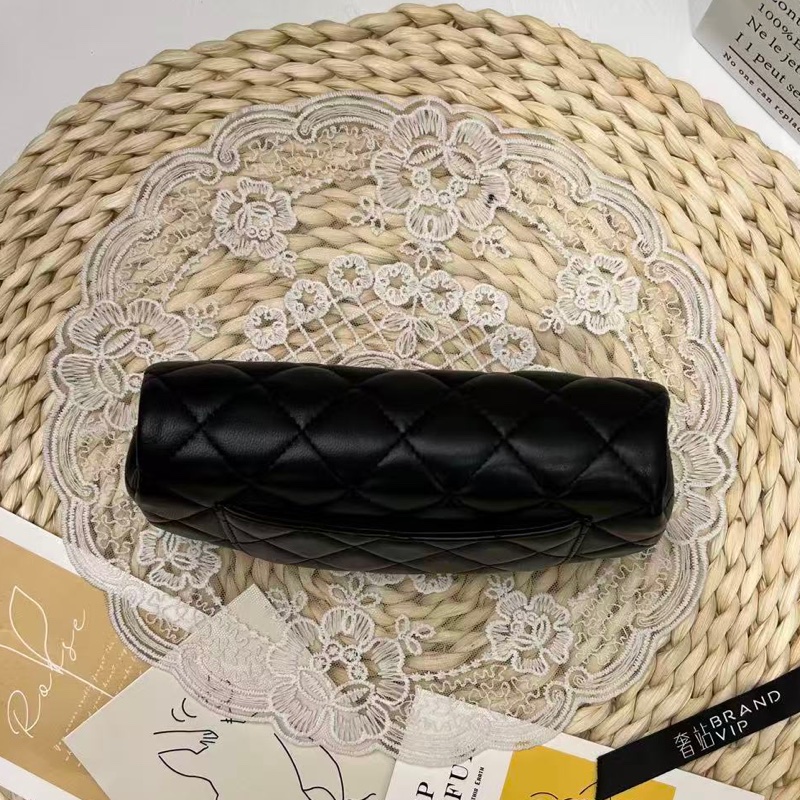 Chanel Mini Flap Bag (小牛皮 芯片22年）-9