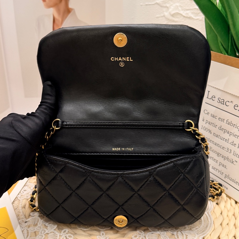 Chanel Mini Flap Bag (小牛皮 芯片22年）-16