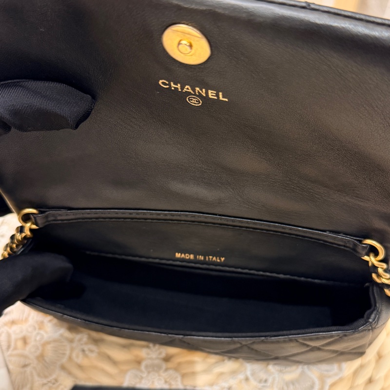 Chanel Mini Flap Bag (小牛皮 芯片22年）-17