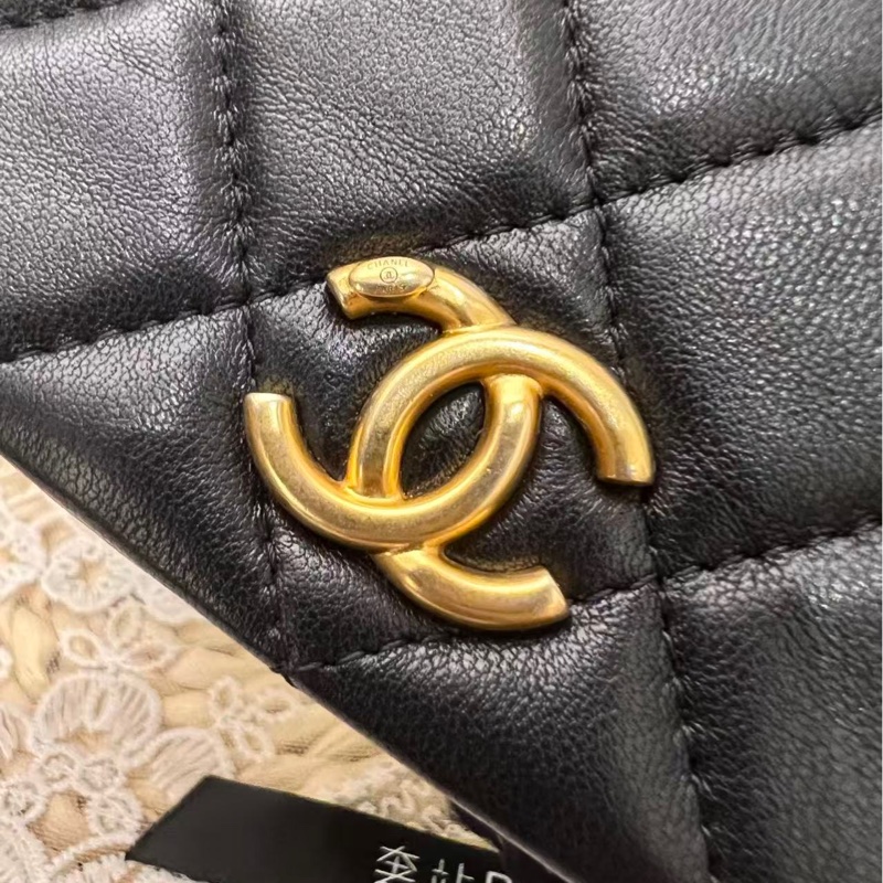 Chanel Mini Flap Bag (小牛皮 芯片22年）-18
