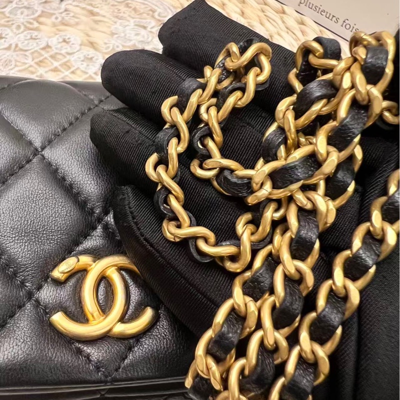 Chanel Mini Flap Bag (小牛皮 芯片22年）-21