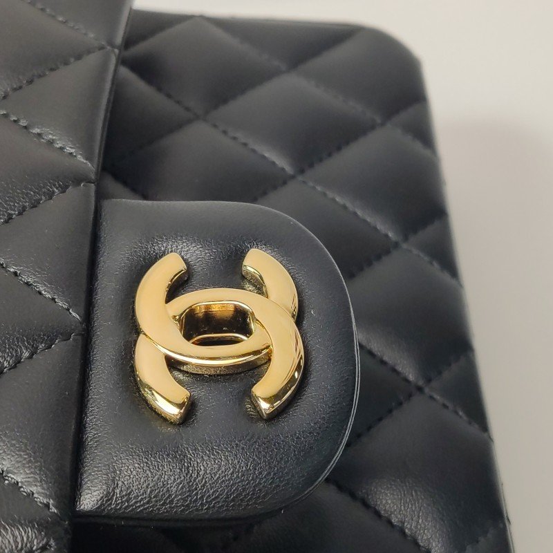 Chanel Classic Flap 經典款小號羊皮菱格絎縫雙C扣皮穿鏈單肩包-13