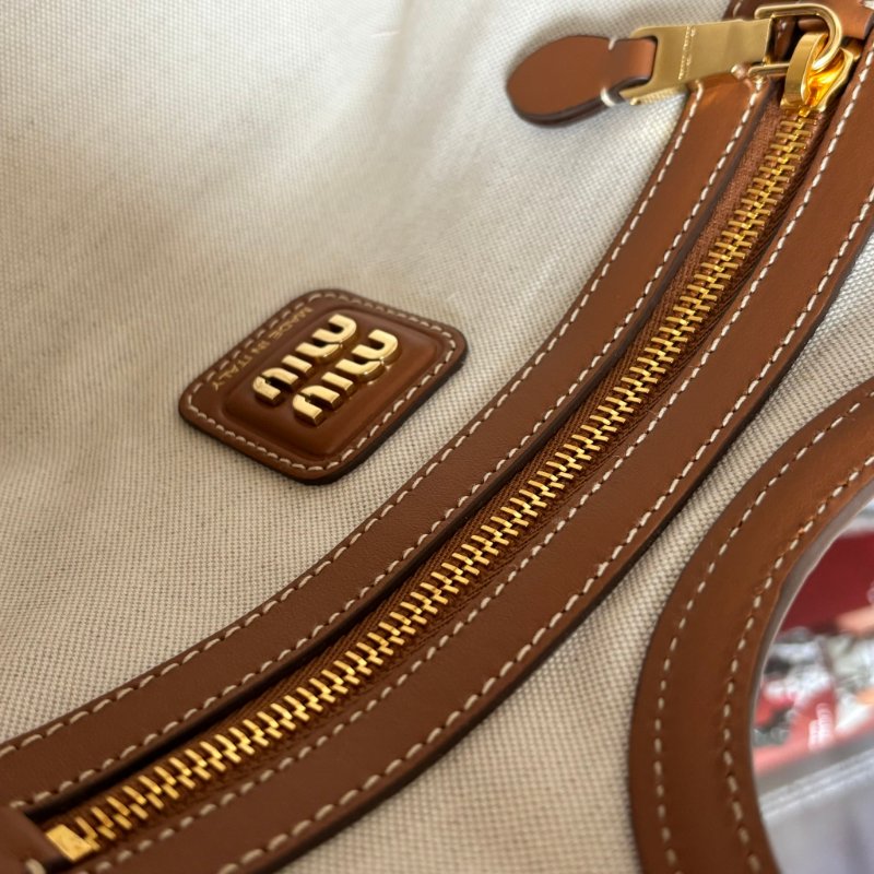 小號 ::Miu Miu:: IVY 干邑色 焦糖棕皮革手袋 手提斜背兩用包-18