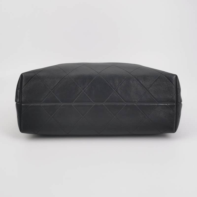 Chanel 羊皮純色菱格絎縫雙C Logo單肩包-5