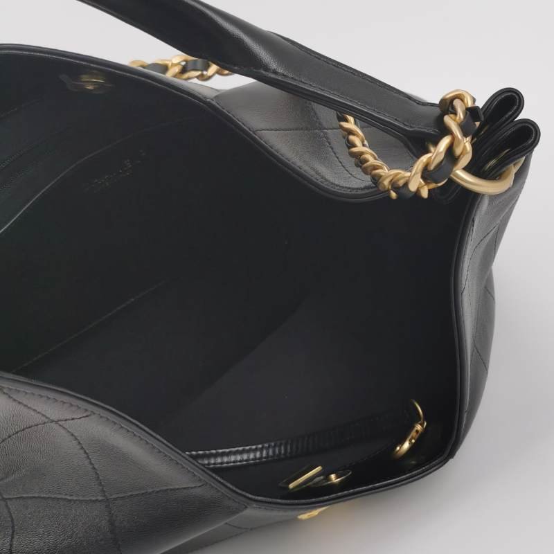 Chanel 羊皮純色菱格絎縫雙C Logo單肩包-6