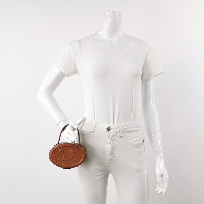 Celine Cuir Triomphe牛皮純色凱旋門Logo手提包-1