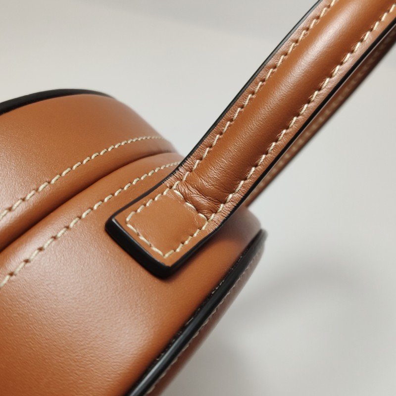 Celine Cuir Triomphe牛皮純色凱旋門Logo手提包-11