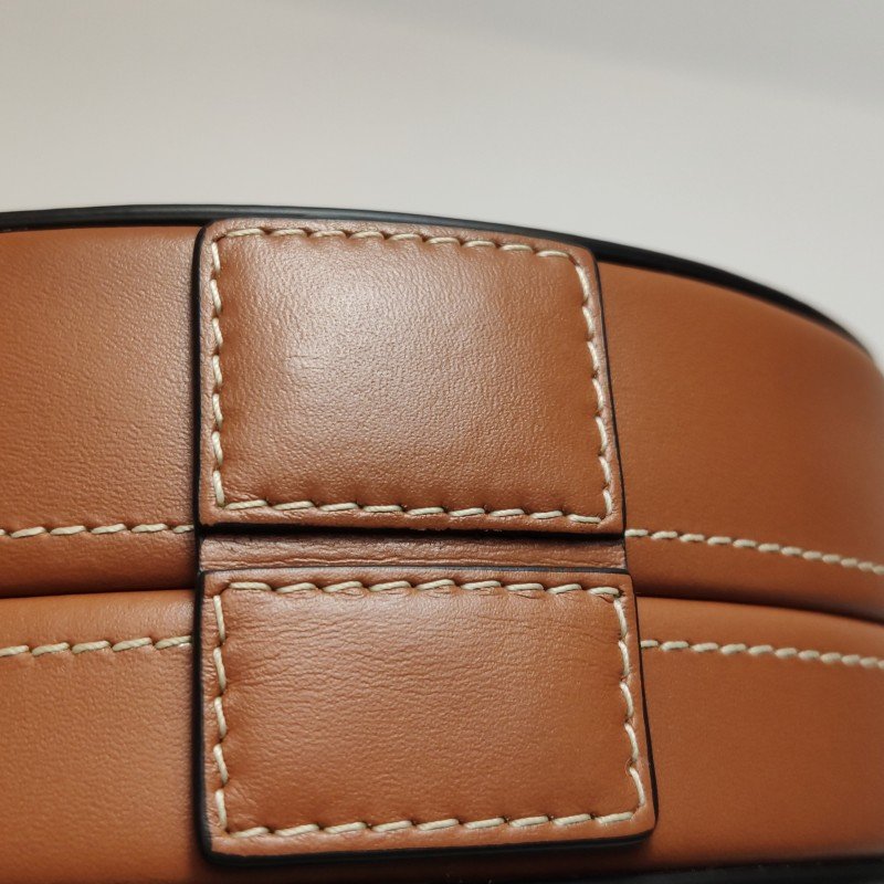 Celine Cuir Triomphe牛皮純色凱旋門Logo手提包-13