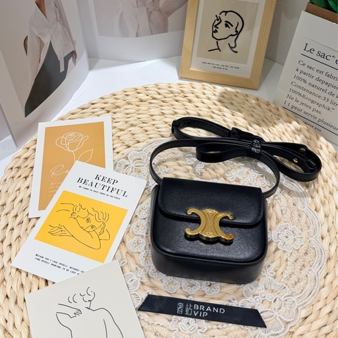 Celine Triomphe mini 牛皮手袋(閒置未使用）