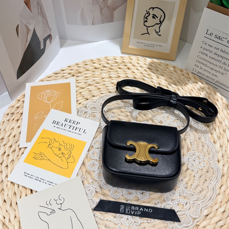 Celine Triomphe mini 牛皮手袋(閒置未使用）-0