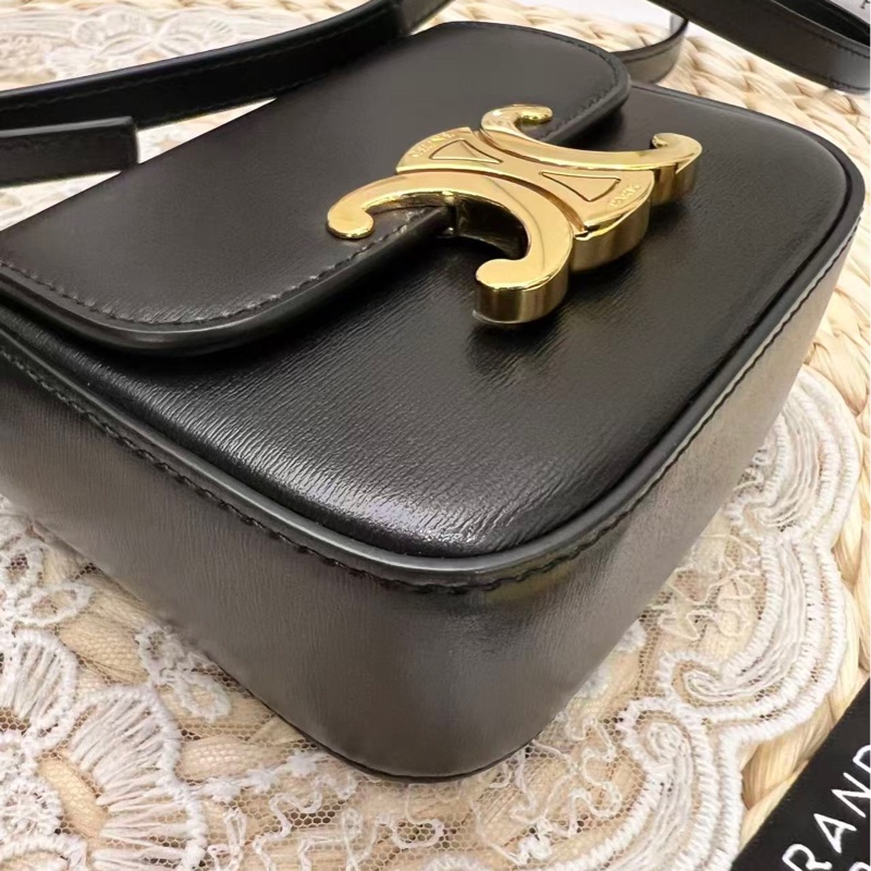 Celine Triomphe mini 牛皮手袋(閒置未使用）-9