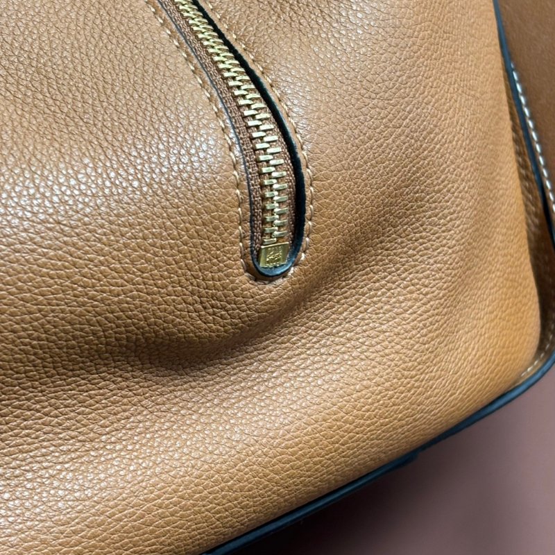 ::LOEWE:: 羅威 Hammock 多揹法小牛皮吊床包(小號/焦糖棕色)-19