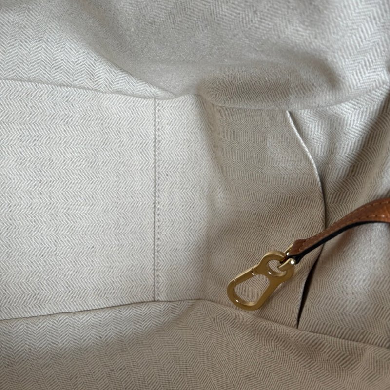 ::LOEWE:: 羅威 Hammock 多揹法小牛皮吊床包(小號/焦糖棕色)-26