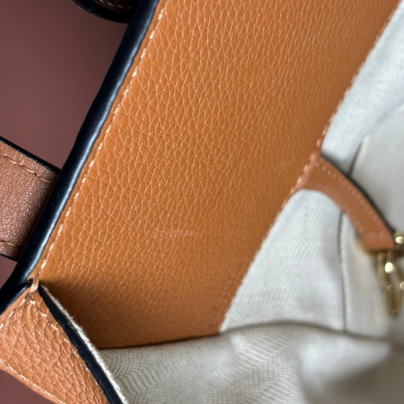 ::LOEWE:: 羅威 Hammock 多揹法小牛皮吊床包(小號/焦糖棕色)-34