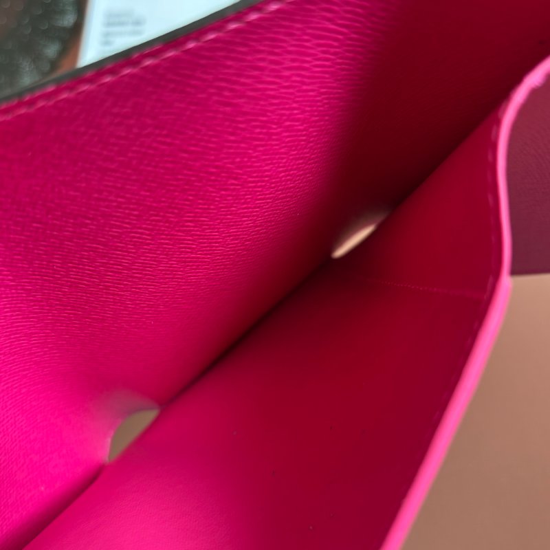 新款 ::LOUIS VUITTON:: LV M15337 Vivienne Winter Holiday吉祥物圖樣 內紫紅 Victorine 短夾 錢包-12