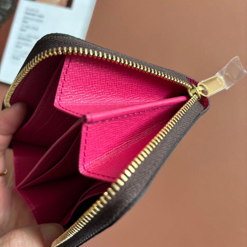 限量款 ::LOUIS VUITTON:: LV 愛心鎖圖樣燙金ㄇ拉零錢包 Monogram Love Lock Zippy Coin Purse-7