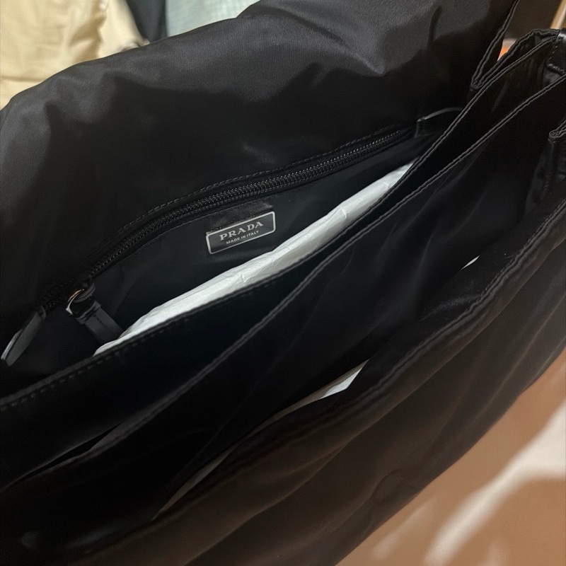 降價！prada郵差包 大號 中性男女接可揹 Jenny經紀人同款-3