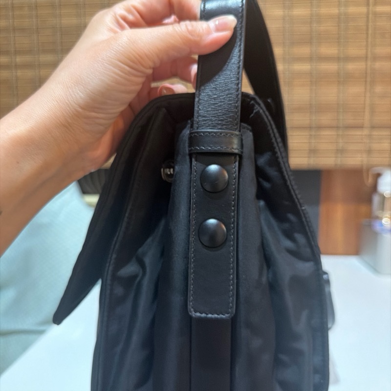 降價！prada郵差包 大號 中性男女接可揹 Jenny經紀人同款-4