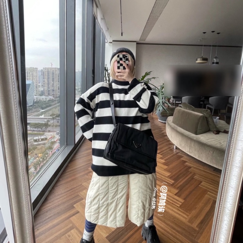 降價！prada郵差包 大號 中性男女接可揹 Jenny經紀人同款-14