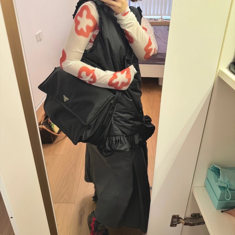 降價！prada郵差包 大號 中性男女接可揹 Jenny經紀人同款-15