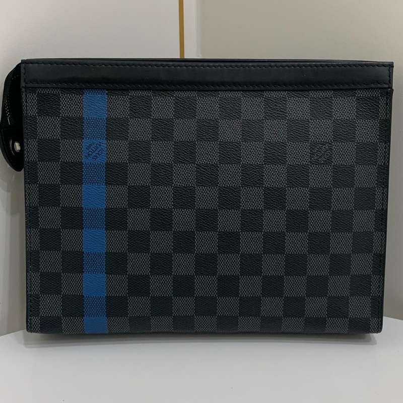 Louis Vuitton 路易威登 黑棋盤格限量藍拼手拿包洗漱包 成色；尺寸；27*21*3-1