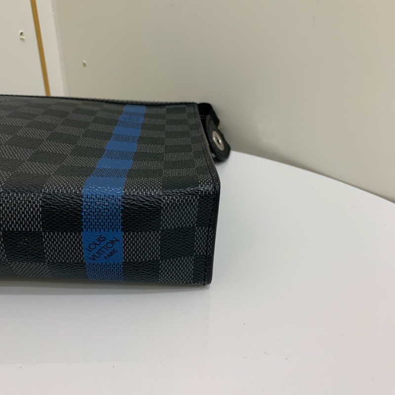 Louis Vuitton 路易威登 黑棋盤格限量藍拼手拿包洗漱包 成色；尺寸；27*21*3-5