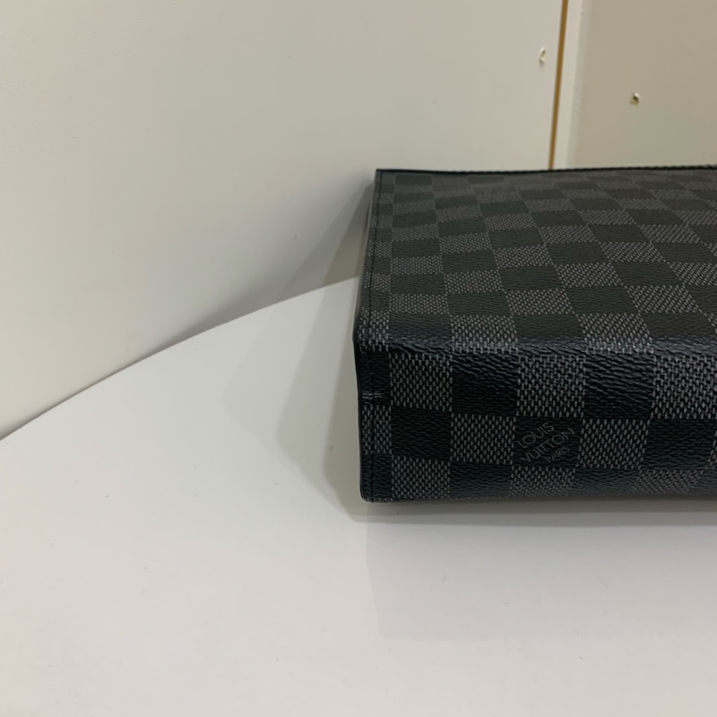 Louis Vuitton 路易威登 黑棋盤格限量藍拼手拿包洗漱包 成色；尺寸；27*21*3-6