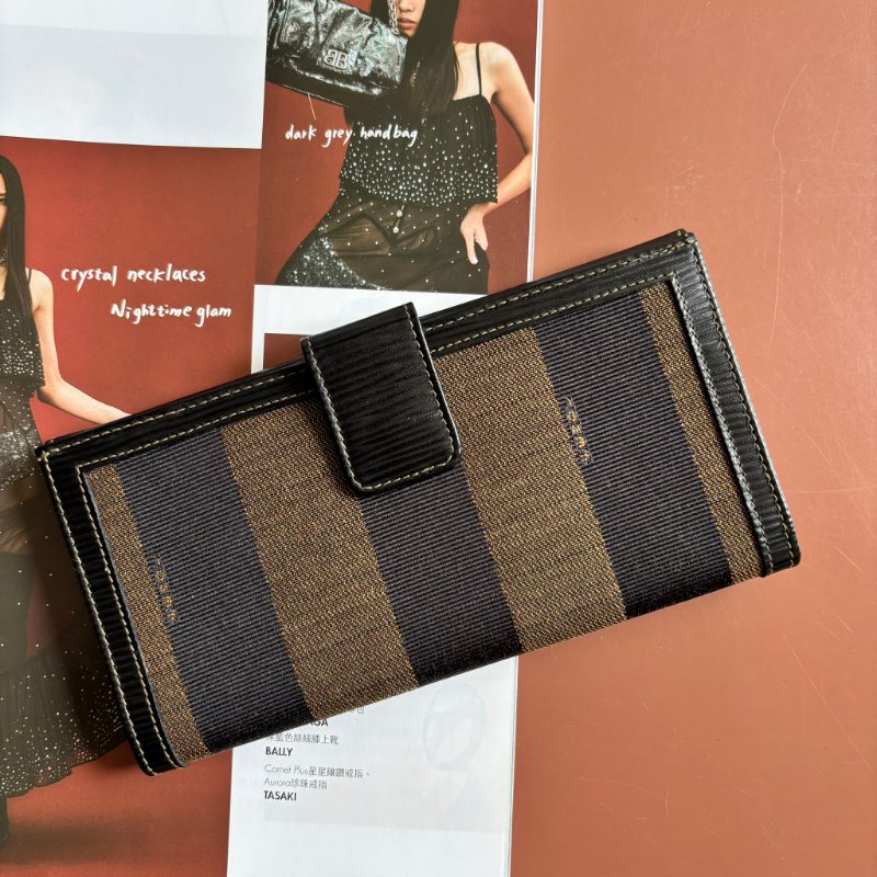 ::FENDI:: 直紋咖色帆布拼皮革釦式長夾-0
