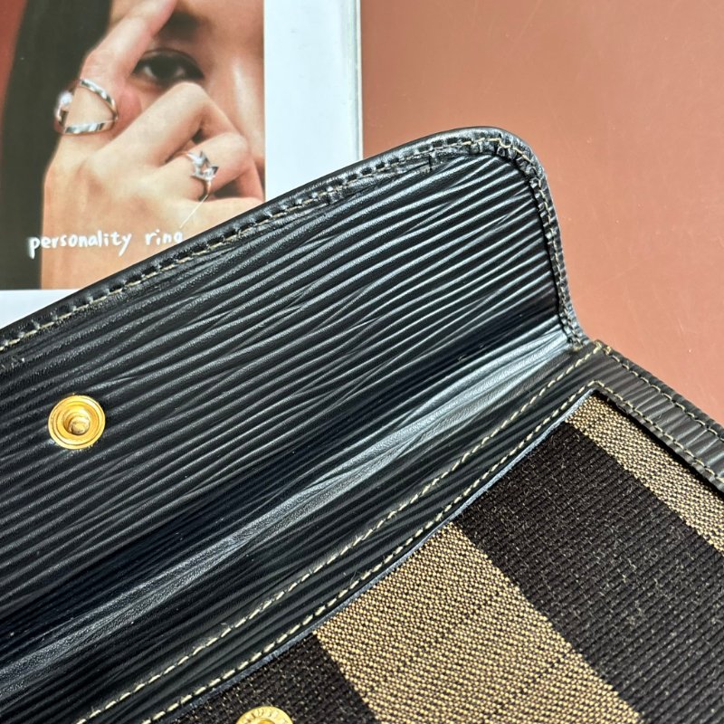 ::FENDI:: 直紋咖色帆布拼皮革釦式長夾-10