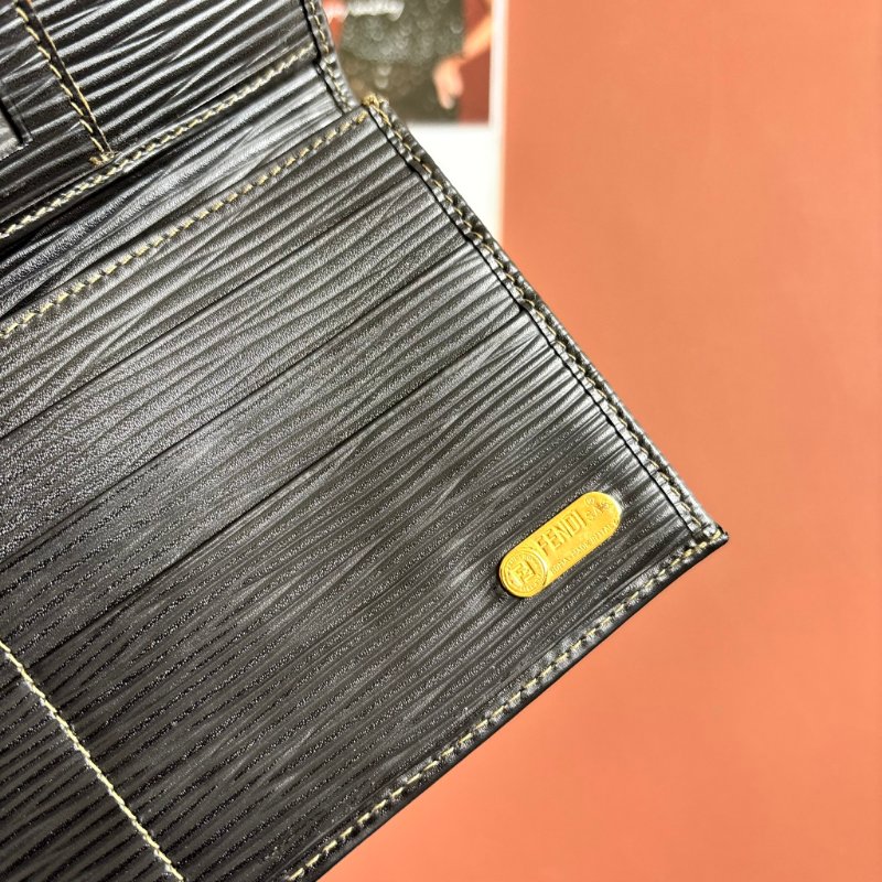 ::FENDI:: 直紋咖色帆布拼皮革釦式長夾-13