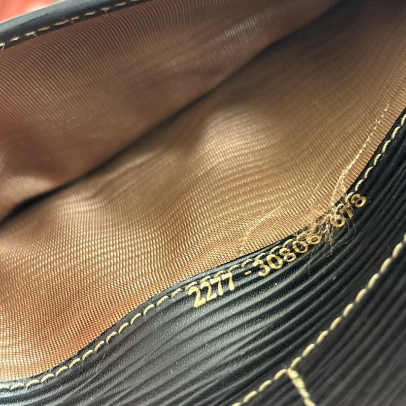 ::FENDI:: 直紋咖色帆布拼皮革釦式長夾-20