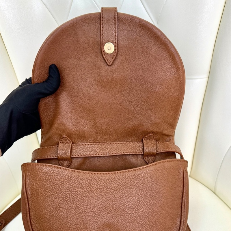 Celine賽琳 馬車扣斜挎包 尺寸22×4×19cm 。 🈚附件-8