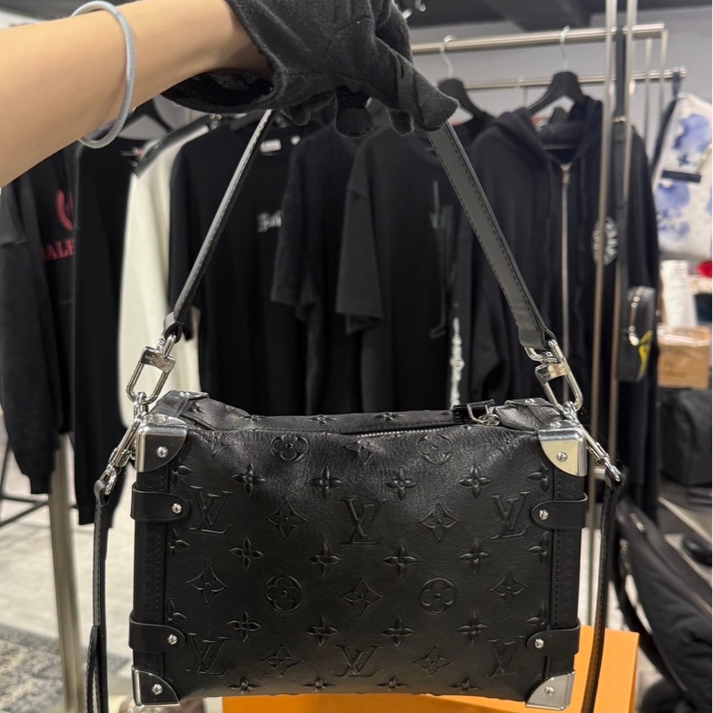 稀有單品🌟Louis Vuitton LV Side Trunk MM 黑色壓紋老花｜Classic Trend CT精品｜台北東區實體-1