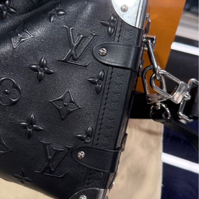稀有單品🌟Louis Vuitton LV Side Trunk MM 黑色壓紋老花｜Classic Trend CT精品｜台北東區實體-8