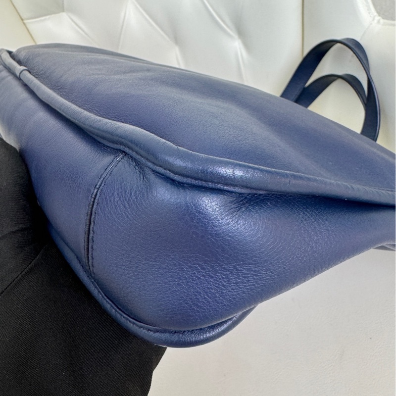 Loewe羅意威 極簡公文電腦包 牛皮材質 尺寸40*30cm。-5