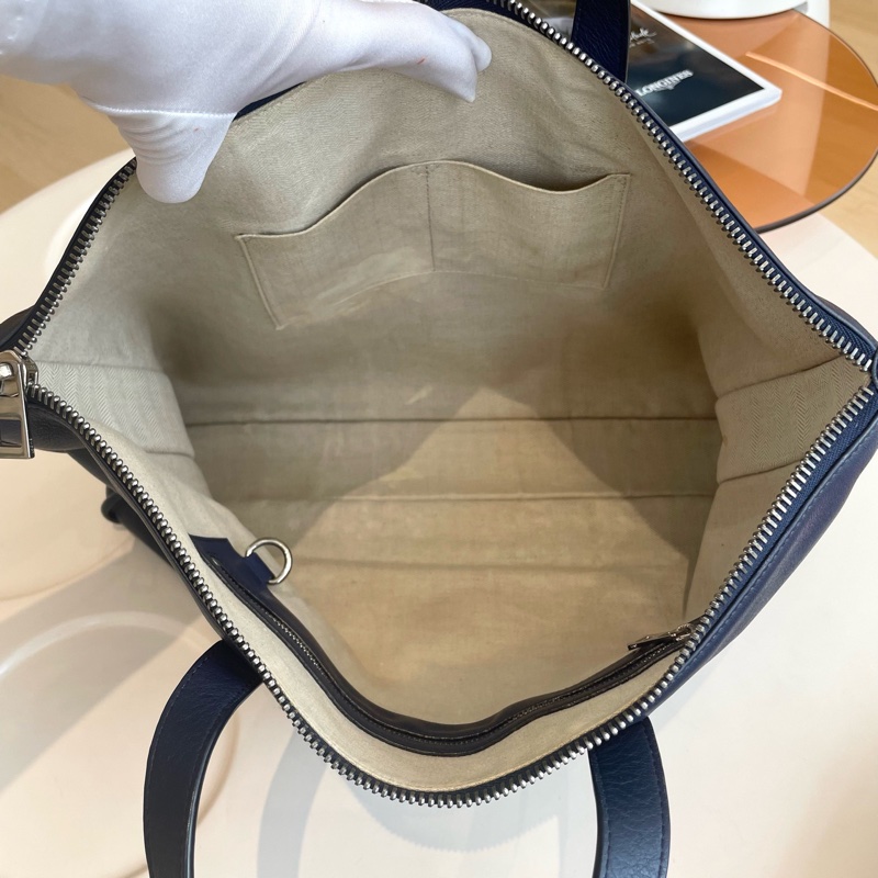 Loewe羅意威 極簡公文電腦包 牛皮材質 尺寸40*30cm。-8