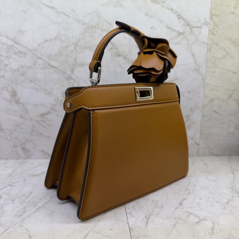 FENDI PEEKABOOISEEU咖色玫瑰皮革手把銀釦兩用包-1