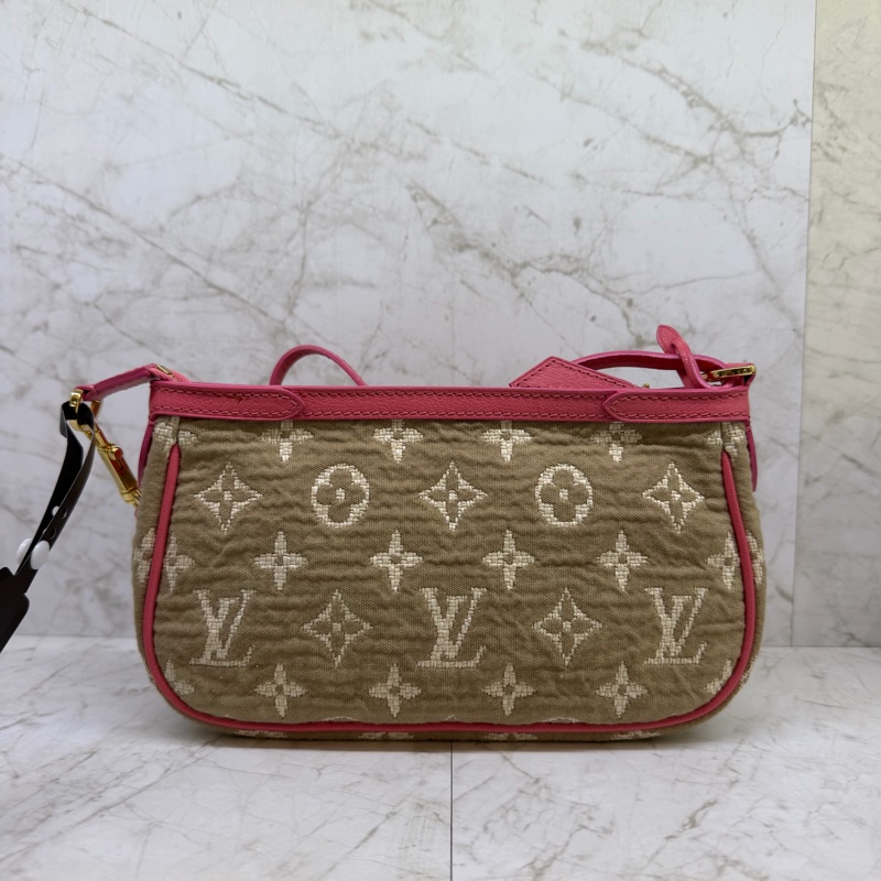 LV藝術家聯名卡其拚粉異材質手提包-3