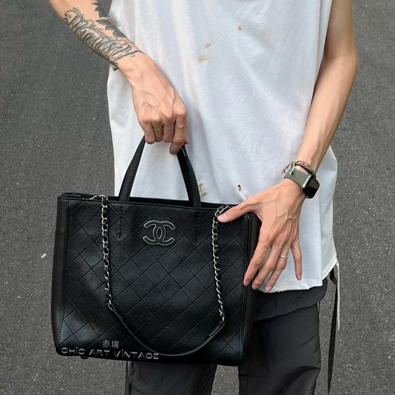 CHANEL 皮釦雙C單肩托特包 - 黑銀18開-18