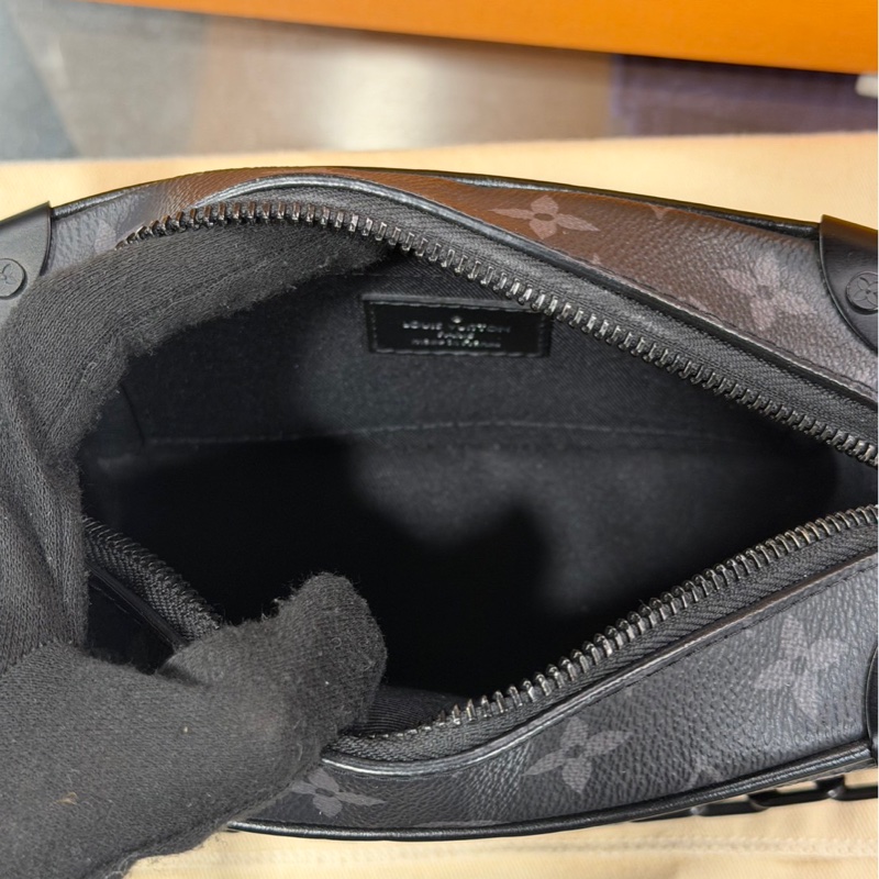 近新品🌟Louis Vuitton LV Mini Soft Trunk 黑老花 盒子包-9