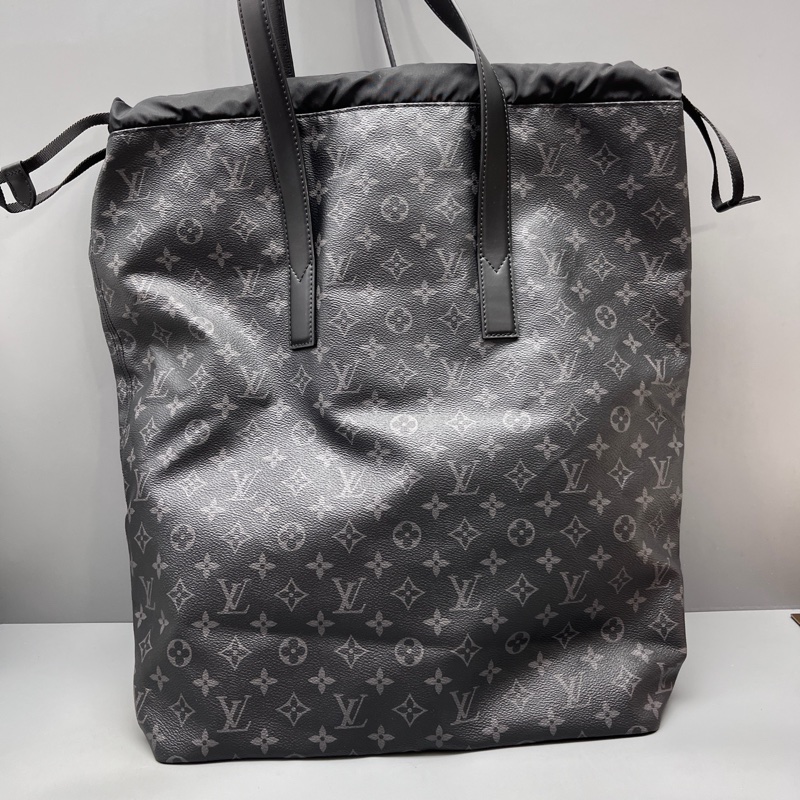 LV 98新 黑花Cabas抽繩托特包-1