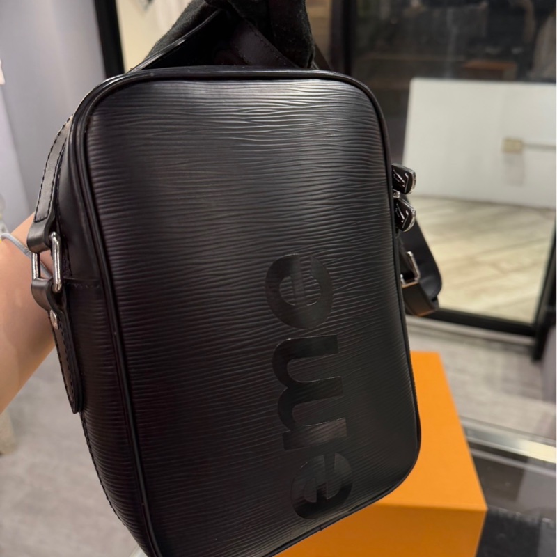 經典聯名🌟Louis Vuitton LV x Supreme EPI Danube 水波紋 相機包｜Classic Trend CT精品｜台北東區實體-2