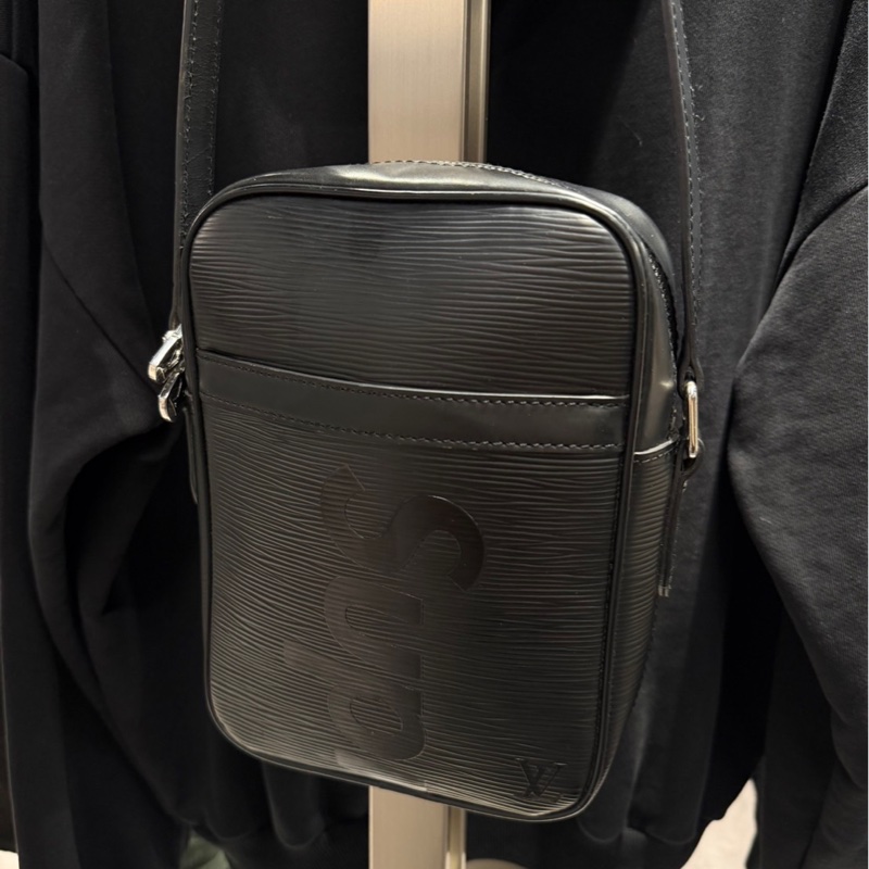 經典聯名🌟Louis Vuitton LV x Supreme EPI Danube 水波紋 相機包｜Classic Trend CT精品｜台北東區實體-8